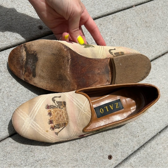 Vintage Zalo Women's Tan Elephant Embroidered Loafers, Cottagecore, Safari - Picture 9 of 9